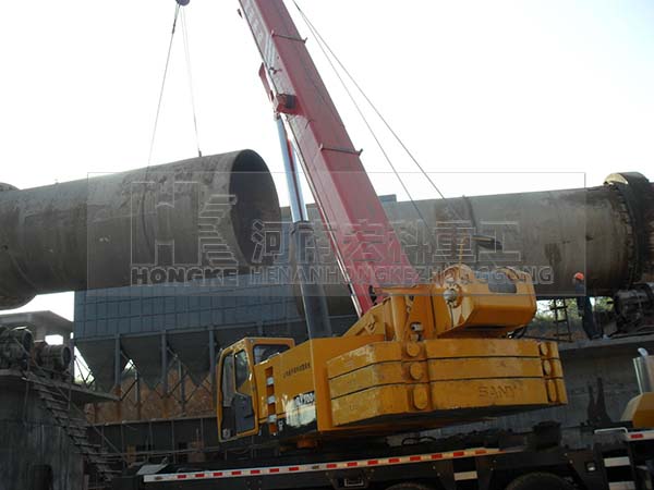 遼寧丹東頁巖陶?；剞D窯安裝現場